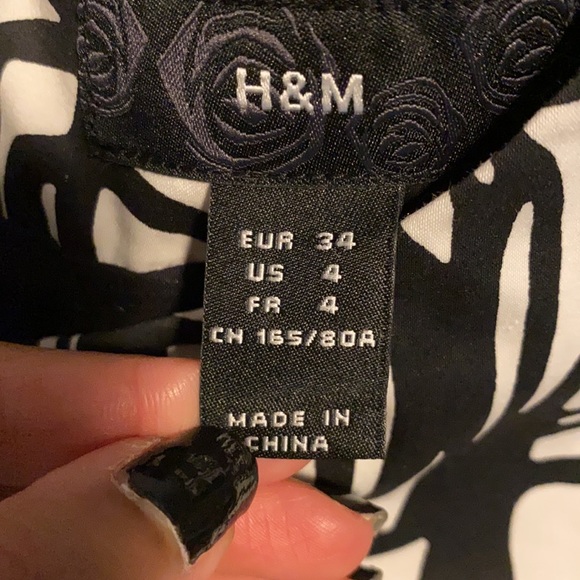 H&M Black & White Geometric Square Print Dress - Picture 11 of 12